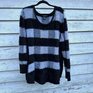 Lorne, Michaels women’s black and gray‎ sweater check size 1X
